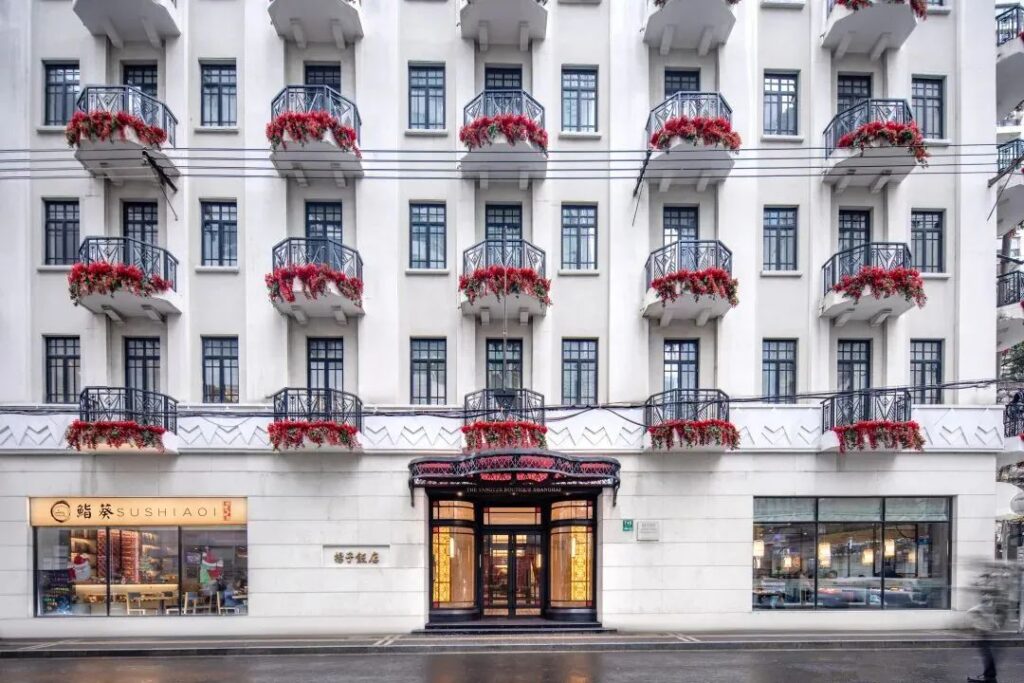 Unveiling the Timeless Elegance of Shanghai’s Yangtze Boutique Hotel: Where Roses Bloom in a 90-Year-Old Art Deco Masterpiece