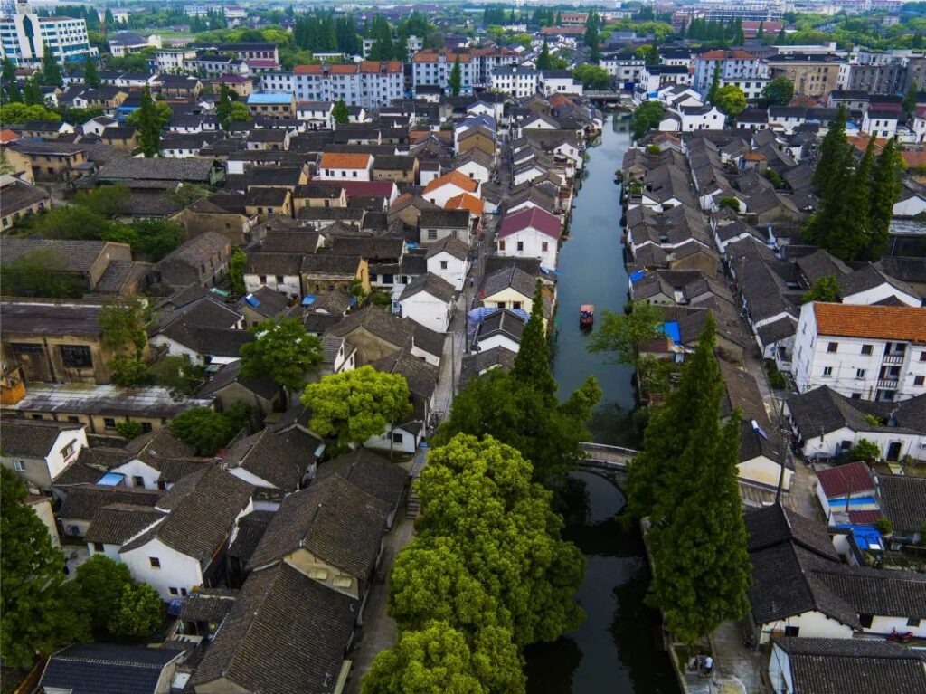 Discover the Enchanting Jinze Ancient Town in Shanghai: A “Museum of Ancient Bridges” by Dianshan Lake