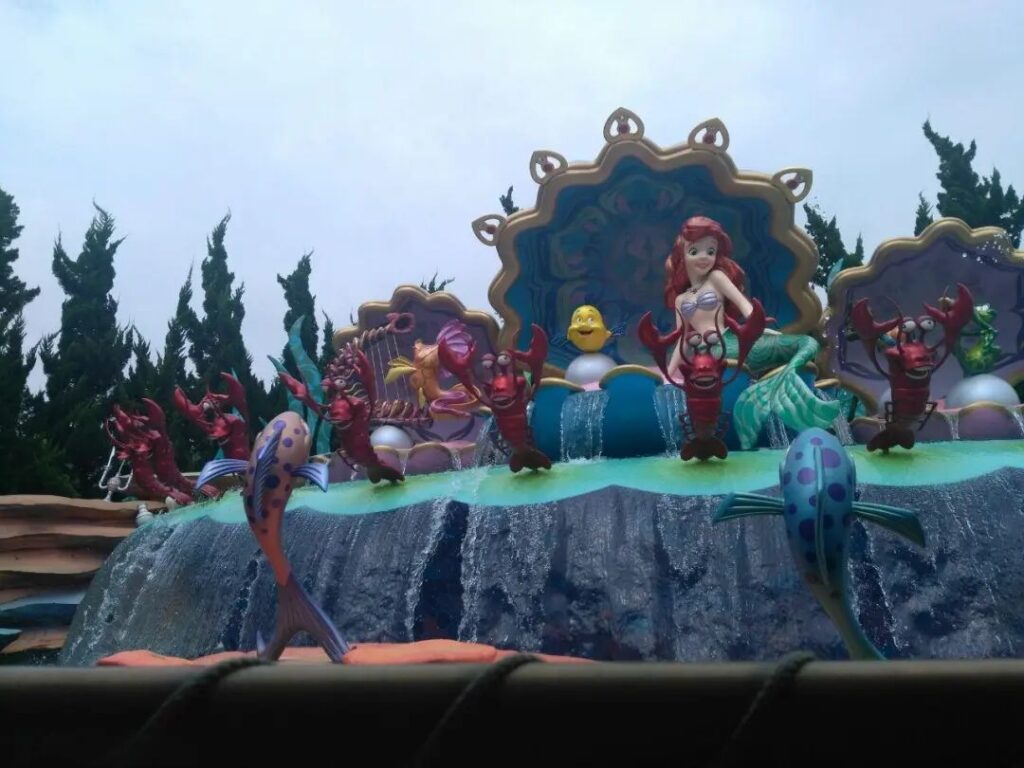 Shanghai Disneyland Voyage to the Crystal Grotto