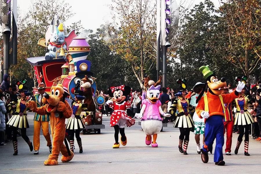 Shanghai Disneyland Parade