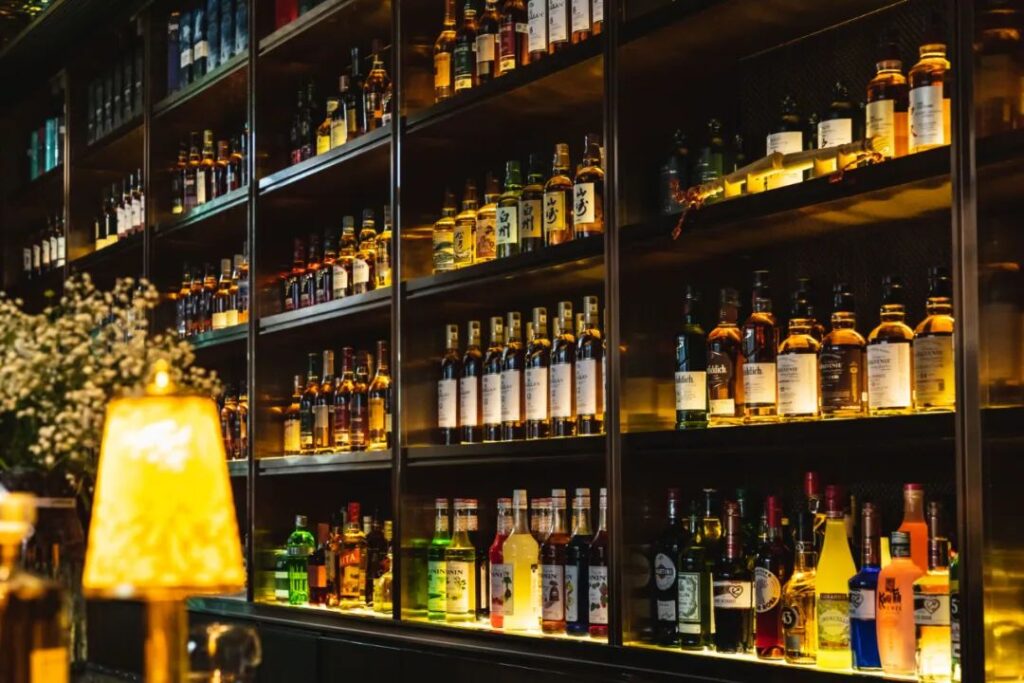 Discover the Hidden Gems: 6 Must-Visit Speakeasies in Shenzhen for a Perfect Night Out