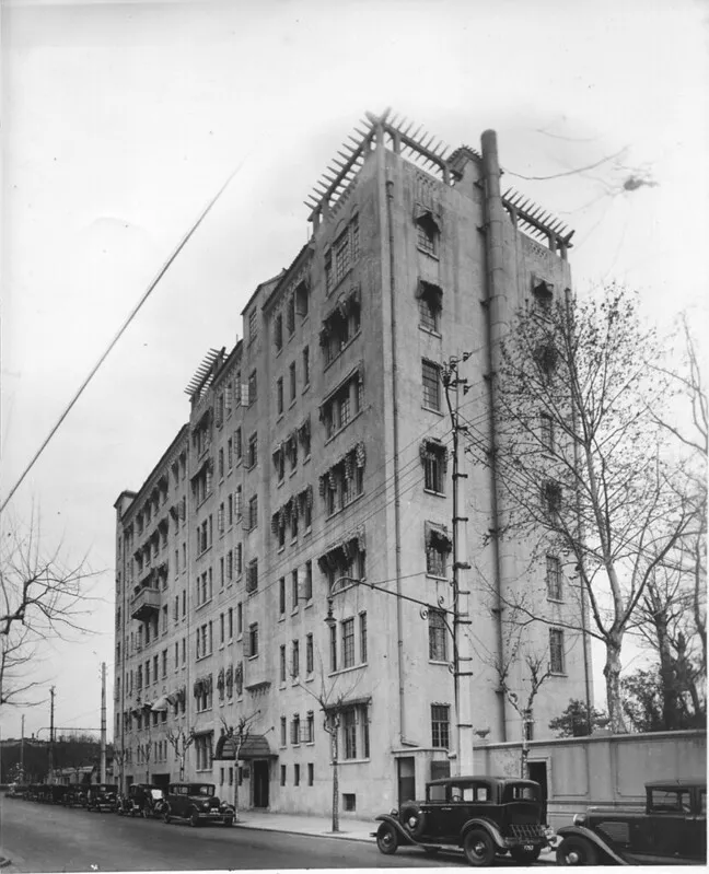 Shanghai's Brookside Apartments