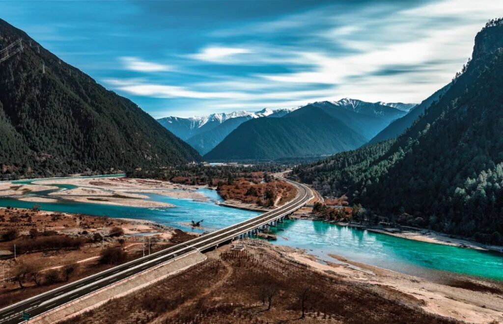 Lhasa's Lalin Highway