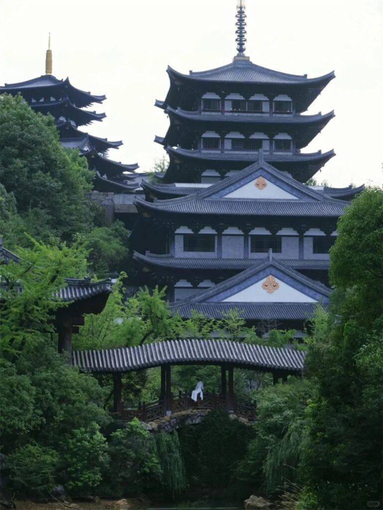 Root Carving Museum