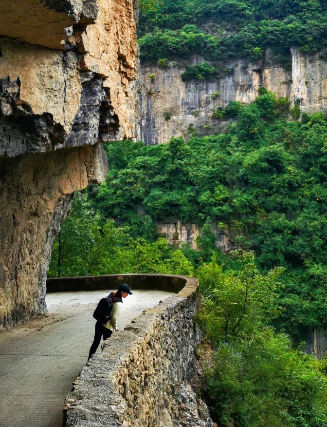 China's 7 Most Heart-Stopping Cliff-Hanging Roads