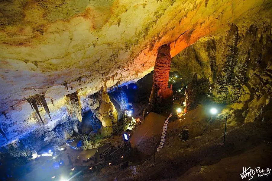 Zhijin Cave  China's Six Most Beautiful Tourist Caves