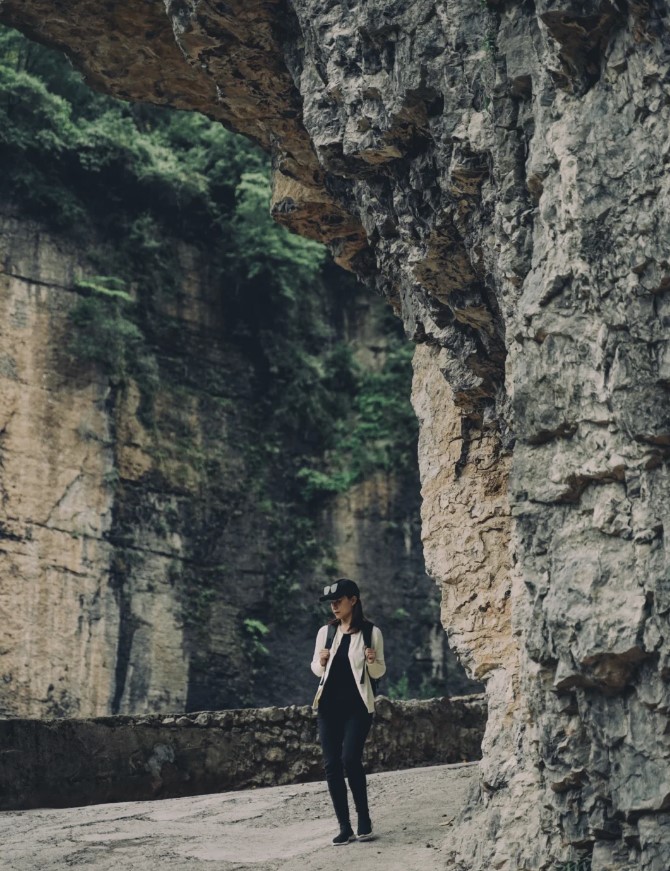 China's 7 Most Heart-Stopping Cliff-Hanging Roads