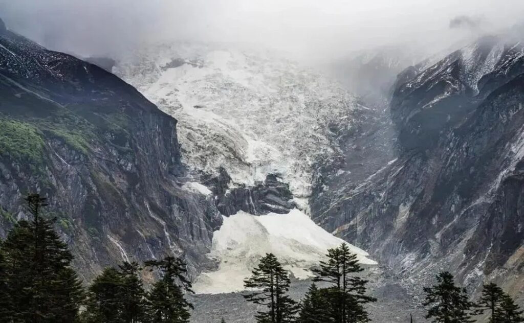 Hailuogou Glacier