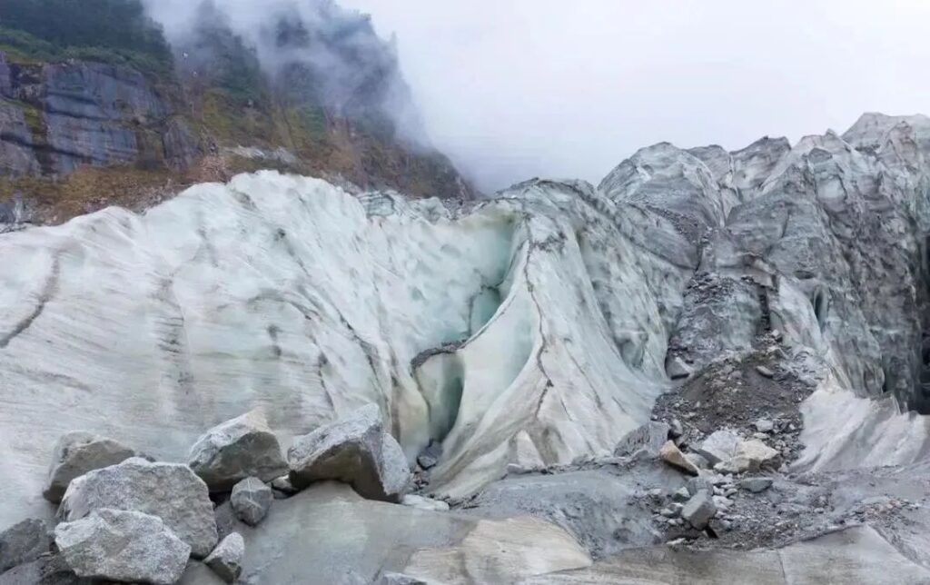 Hailuogou Glacier