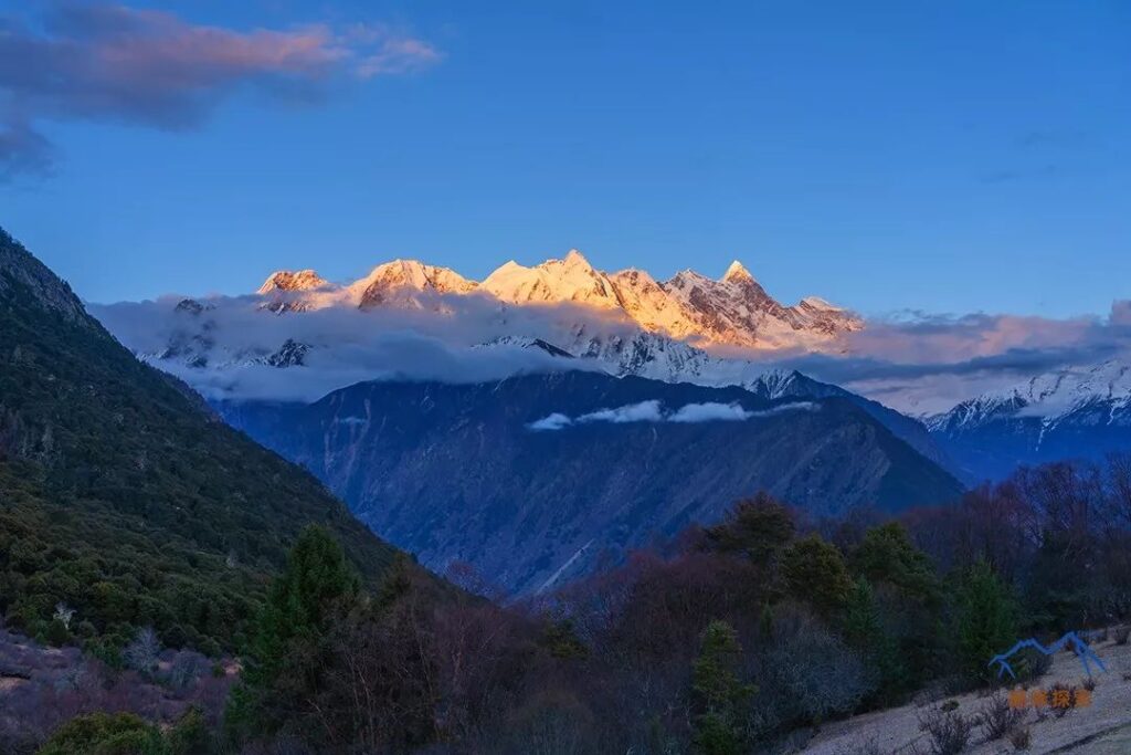 Overlooking Zhibai Village from Tongluo Pasture↑