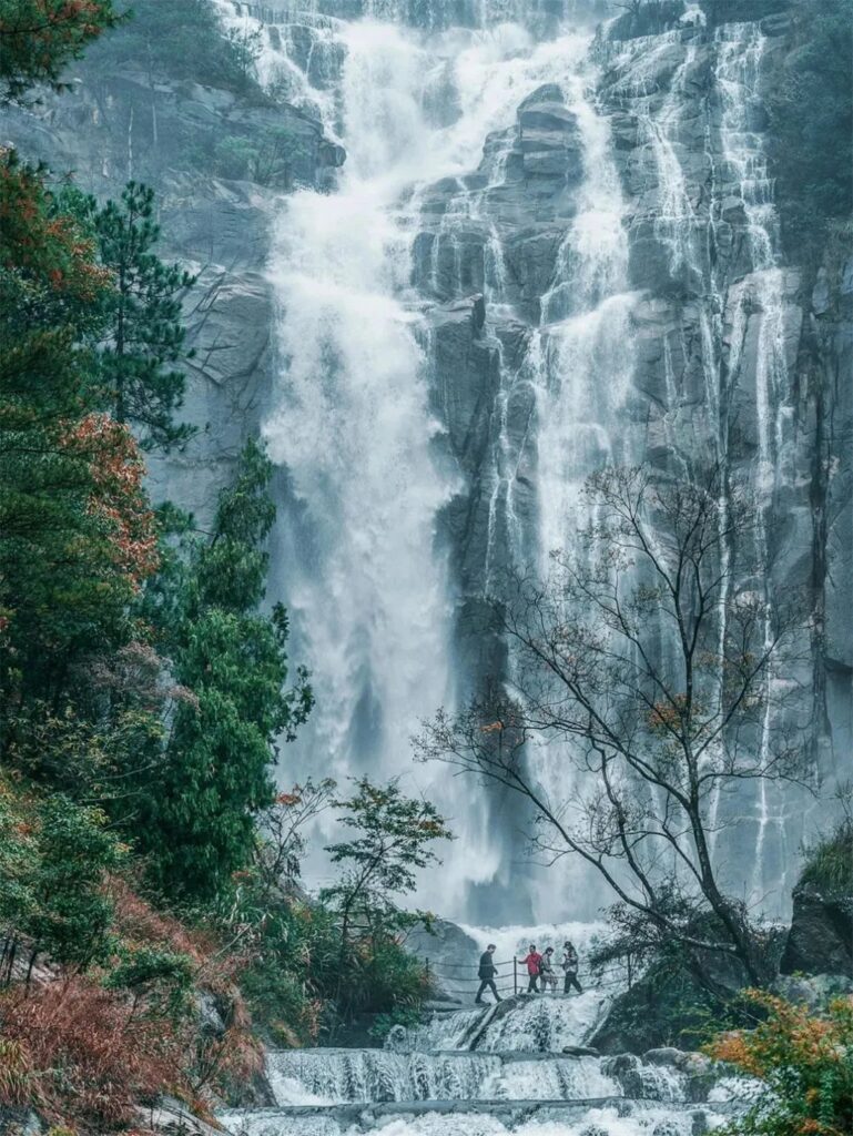 Waterfall in Tiantai Mountain