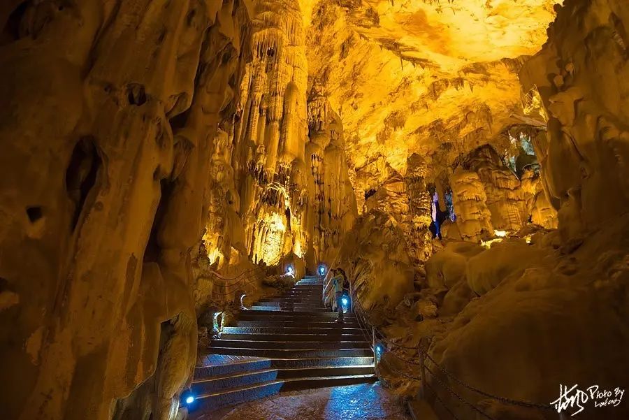 Zhijin Cave  China's Six Most Beautiful Tourist Caves