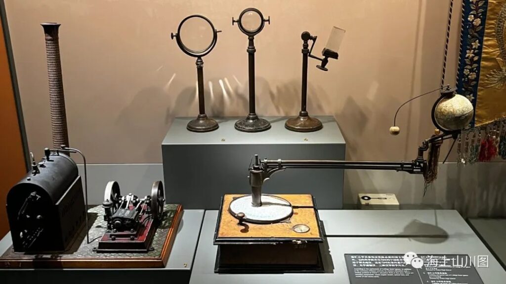 Educational tools and equipment used in schools at the time.Shanghai History Museum