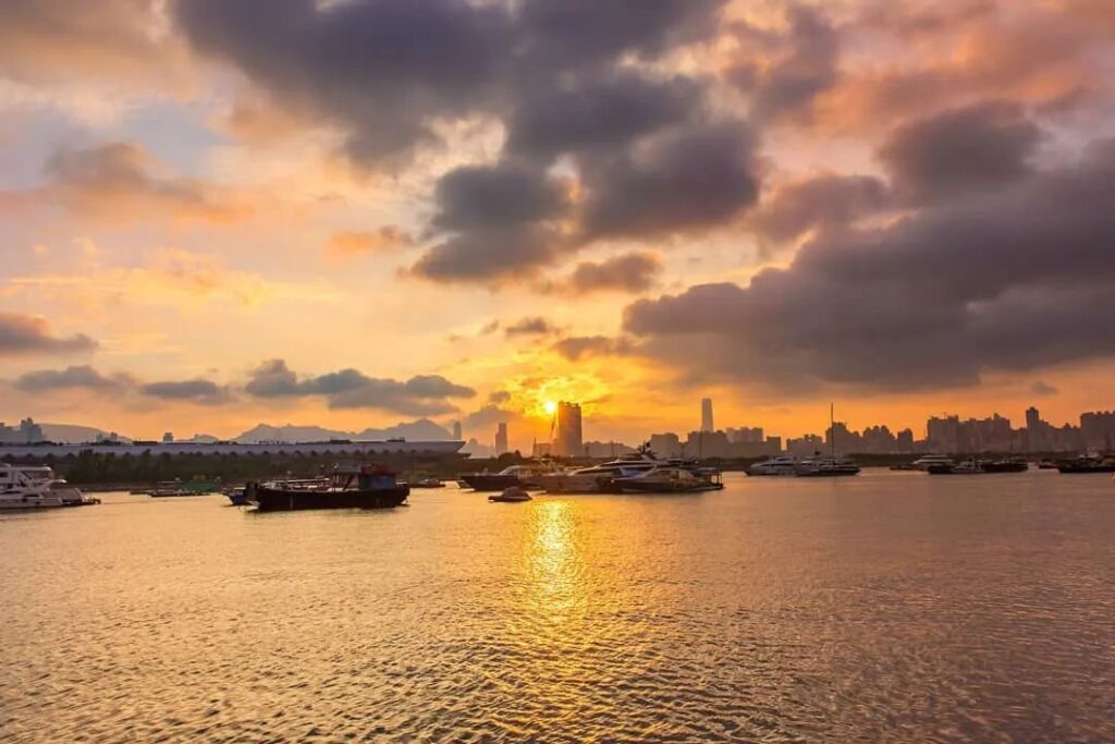 Kwun Tong Waterfront Promenade