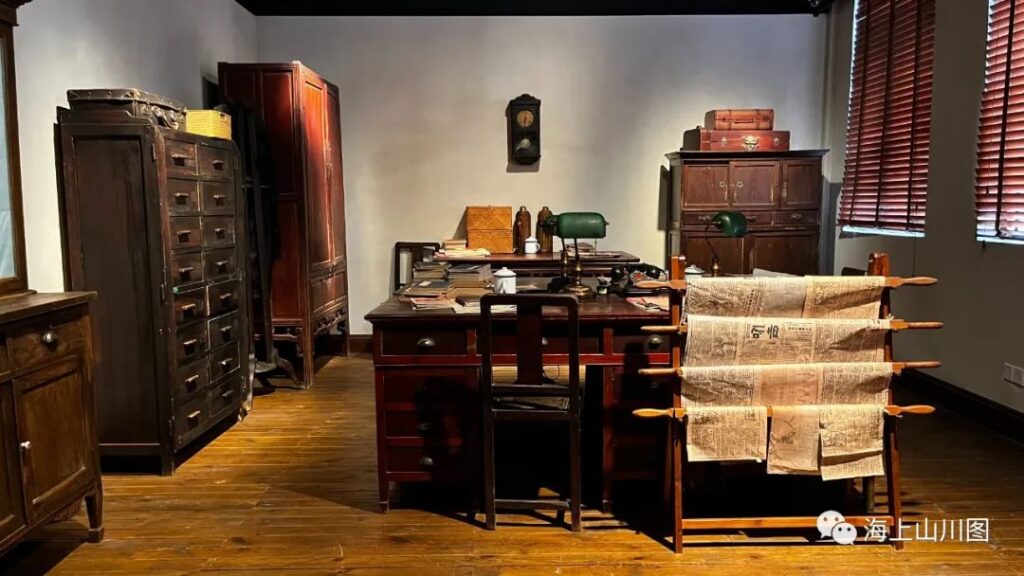 A reconstructed scene of an anti-Japanese newspaper editorial office.Shanghai History Museum