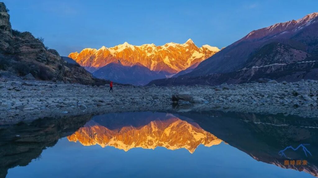 Capturing the Reflection of Namcha Barwa by the Tunbai River↑