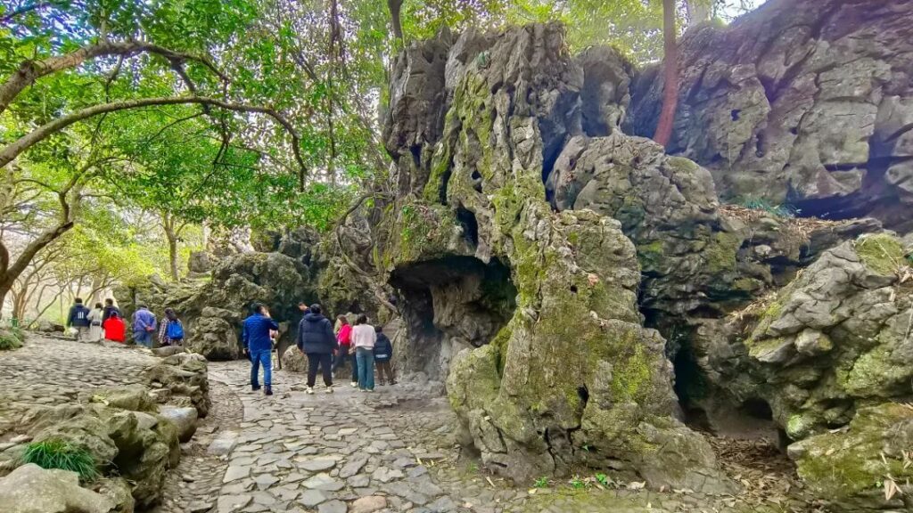 Ancient Stone Cave Art Feilai Peak Hangzhou