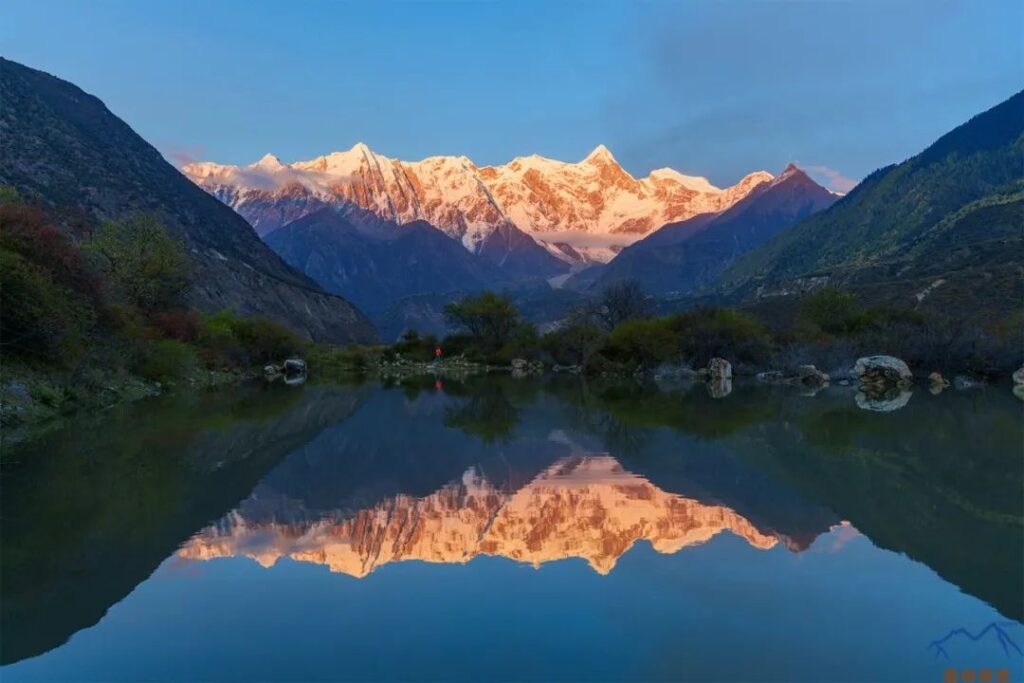 Reflection of Namcha Barwa in Sosum Village↑