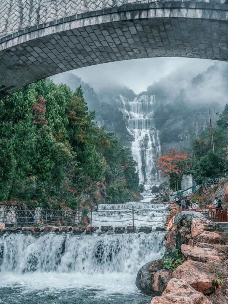 Waterfall in Tiantai Mountain